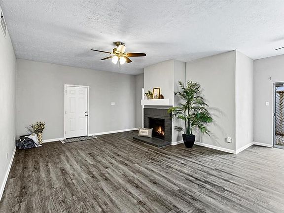 5th image of 1405 Hoover Drive