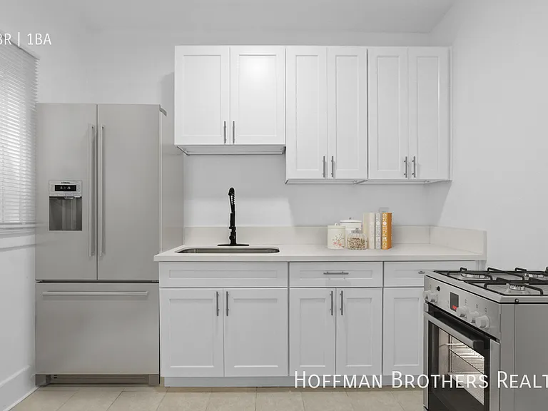 1344 W 4th St #7 — Photo 5