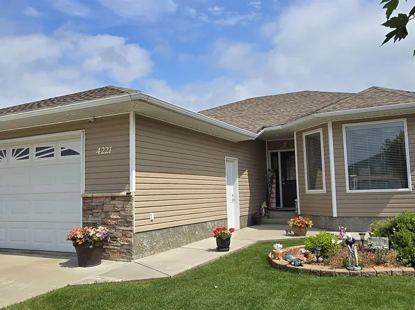 4221 46th St, Vegreville, AB T9C 1X7
