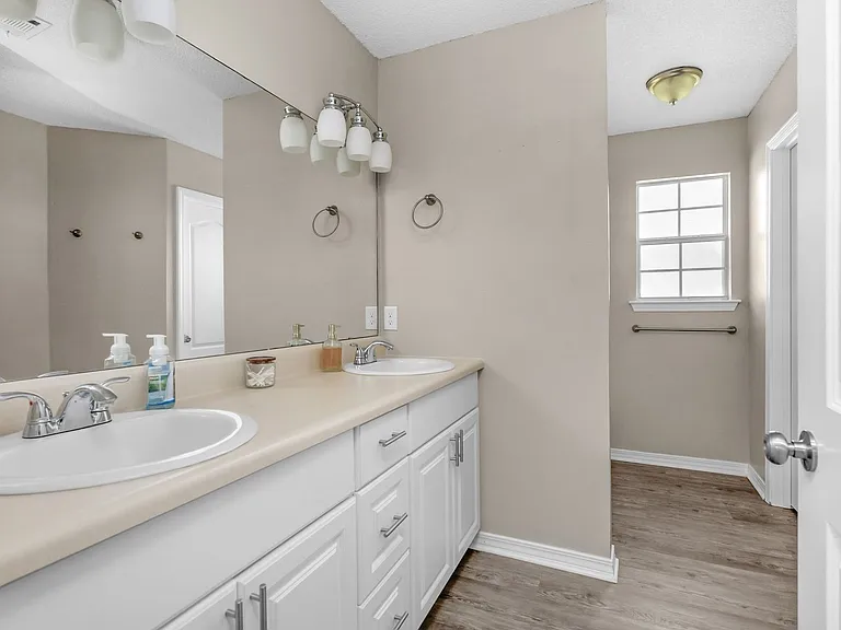 1477 Sturbridge Pl — Photo 17