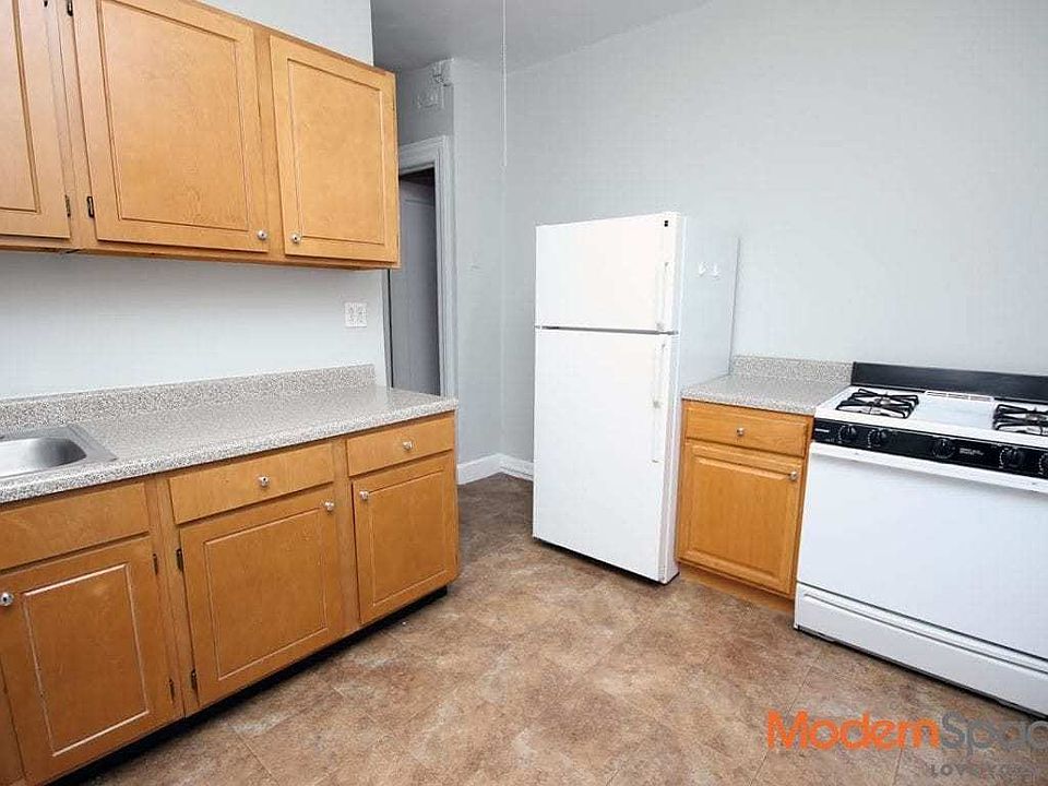 2nd image of 3215 34th St APT 1F