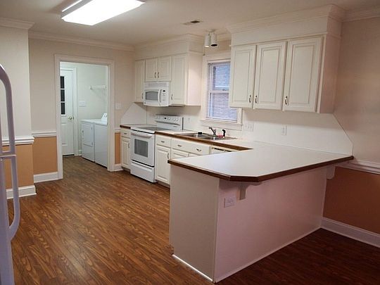 5th image of 520 Scarboro Ln
