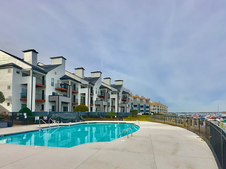 18713 Vineyard Point Ln #18713 — Photo 18