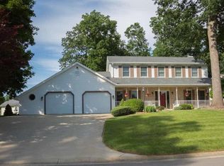 326 E Deerwood Ct, Warsaw, IN 46582
