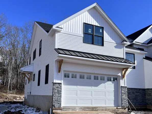 14 Village Circle #14, Guilford, CT 06437