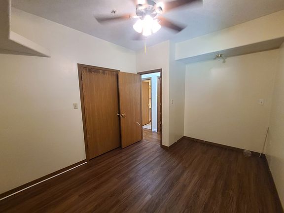 5th image of 410 6th St APT 1