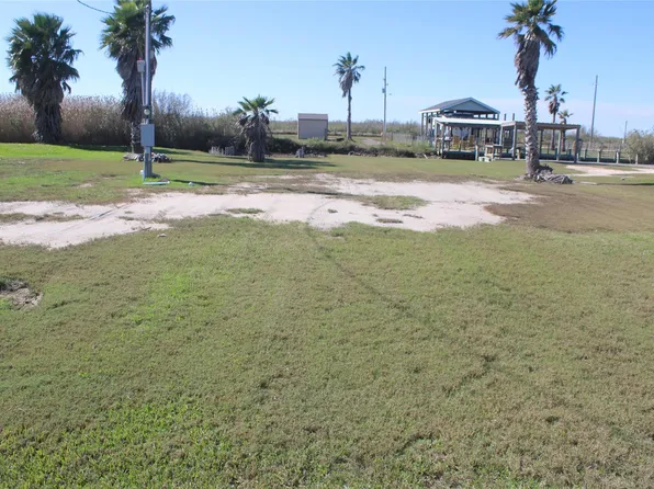 1061 Van Sant, Pt Bolivar, TX 77650