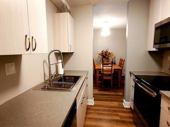 4th image of 1810 Hemlock Pl APT 110