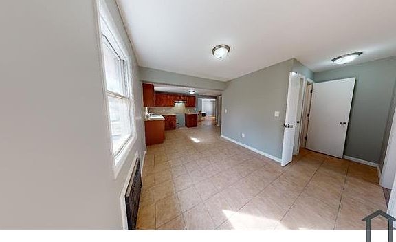 5th image of 13 Barker St Floor 2