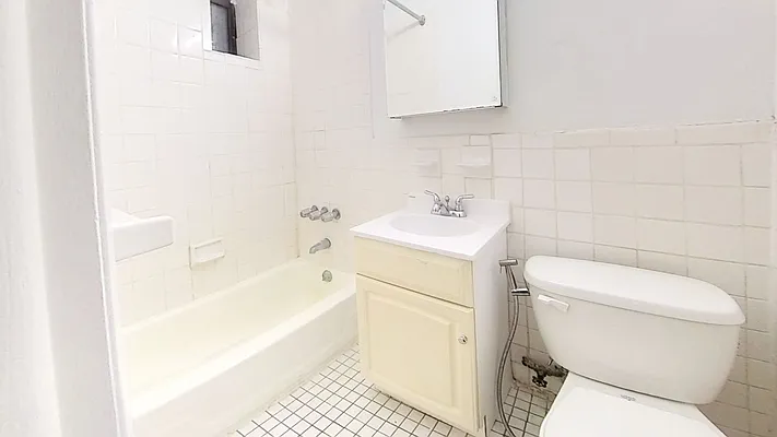 Rented by Bond New York | media 8