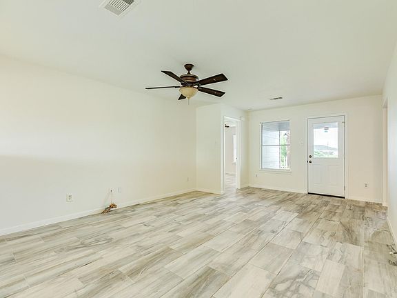 4th image of 5061 Hauna Ln