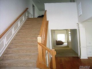 4th image of 9 Graycrest Ct