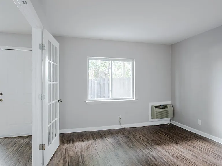 801 Inverness Ave #D4 — Photo 15