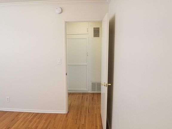 2nd image of 1047 Euclid St APT 2
