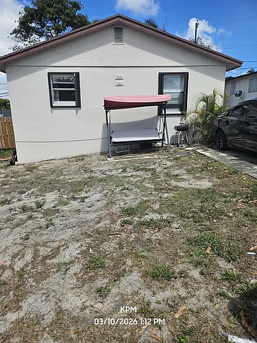 919 Selkirk St Photo 1