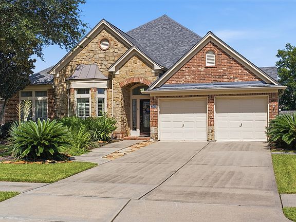 2nd image of 2604 Bass Ln