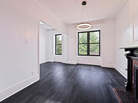 3rd image of 736 Halsey St APT 3