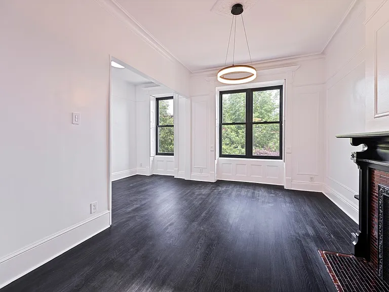 736 Halsey St #3 — Photo 3