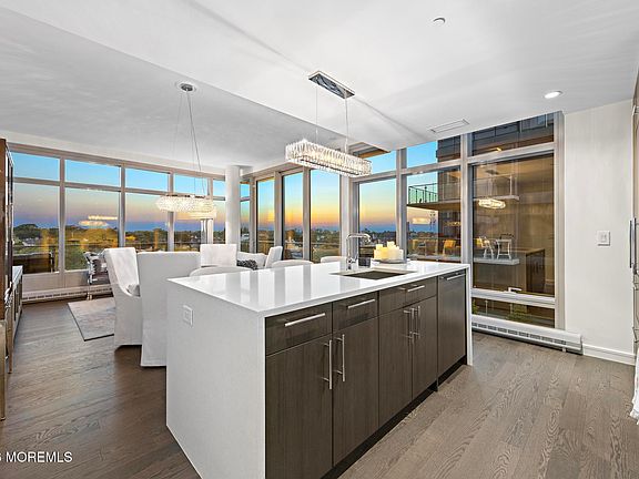 4th image of 15 Morris Avenue #401