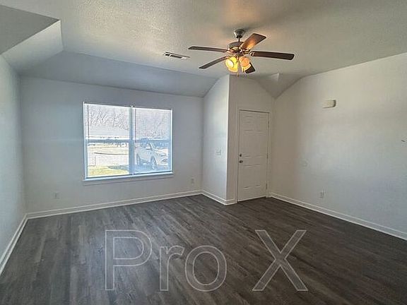 4th image of 644 Hidden Springs Dr
