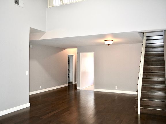 4th image of 2663 Centinela Ave Unit 301