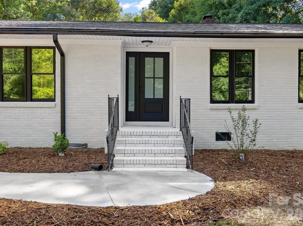 8033 Ritter Dr, Charlotte, NC 28270