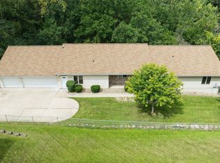 2036 Castle St, Waterloo, IA 50701