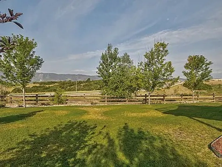 15692 Paiute Cir — Photo 30