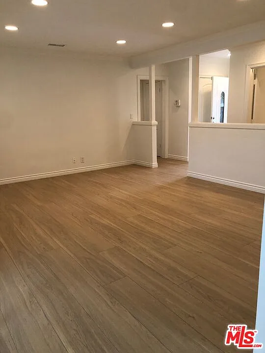 3 bed, 2.0 bath, 1264 sqft, $4,000 — Photo 3
