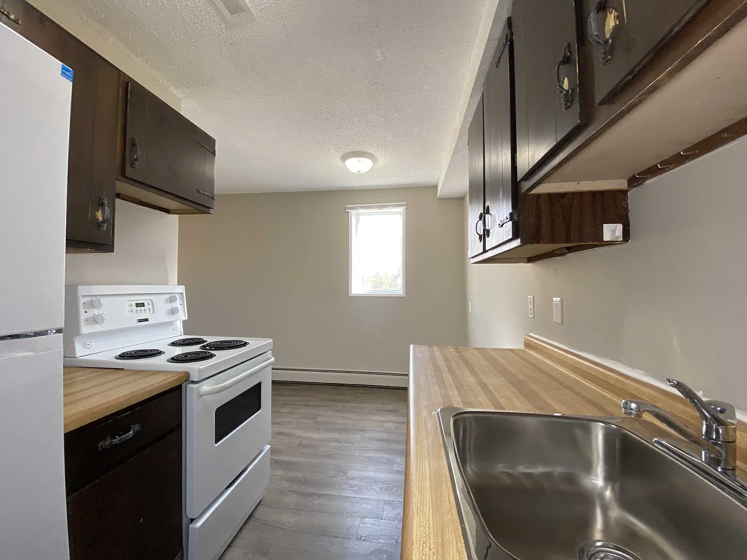 Lawson Place — Photo 1