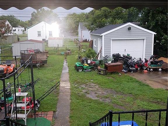2nd image of 2507 Melbourne St