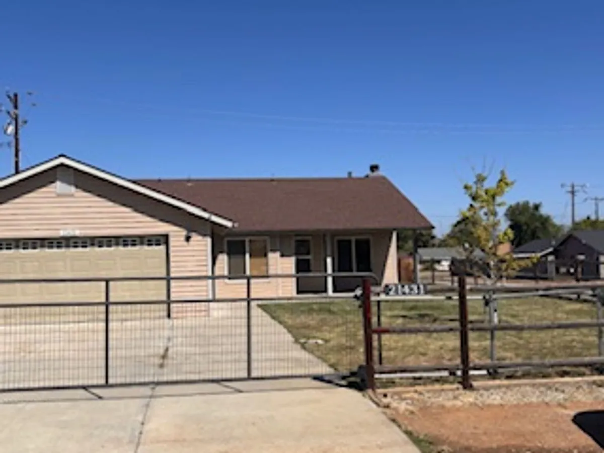 Building Photo - 21431 Santa Barbara Dr