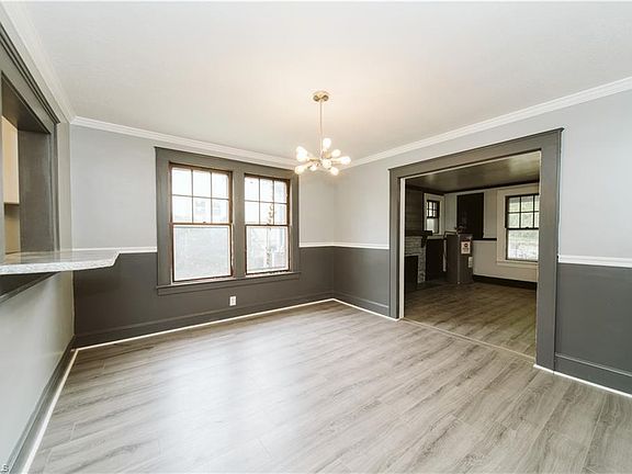 5th image of 904 Gray Ave