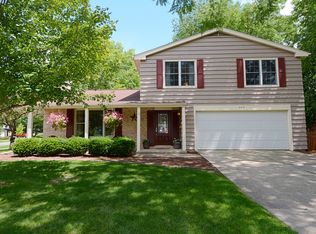 408 S Birchwood Dr, Naperville, IL 60540