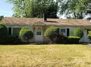 25 Kirk Dr #1, Springfield, MA 01109