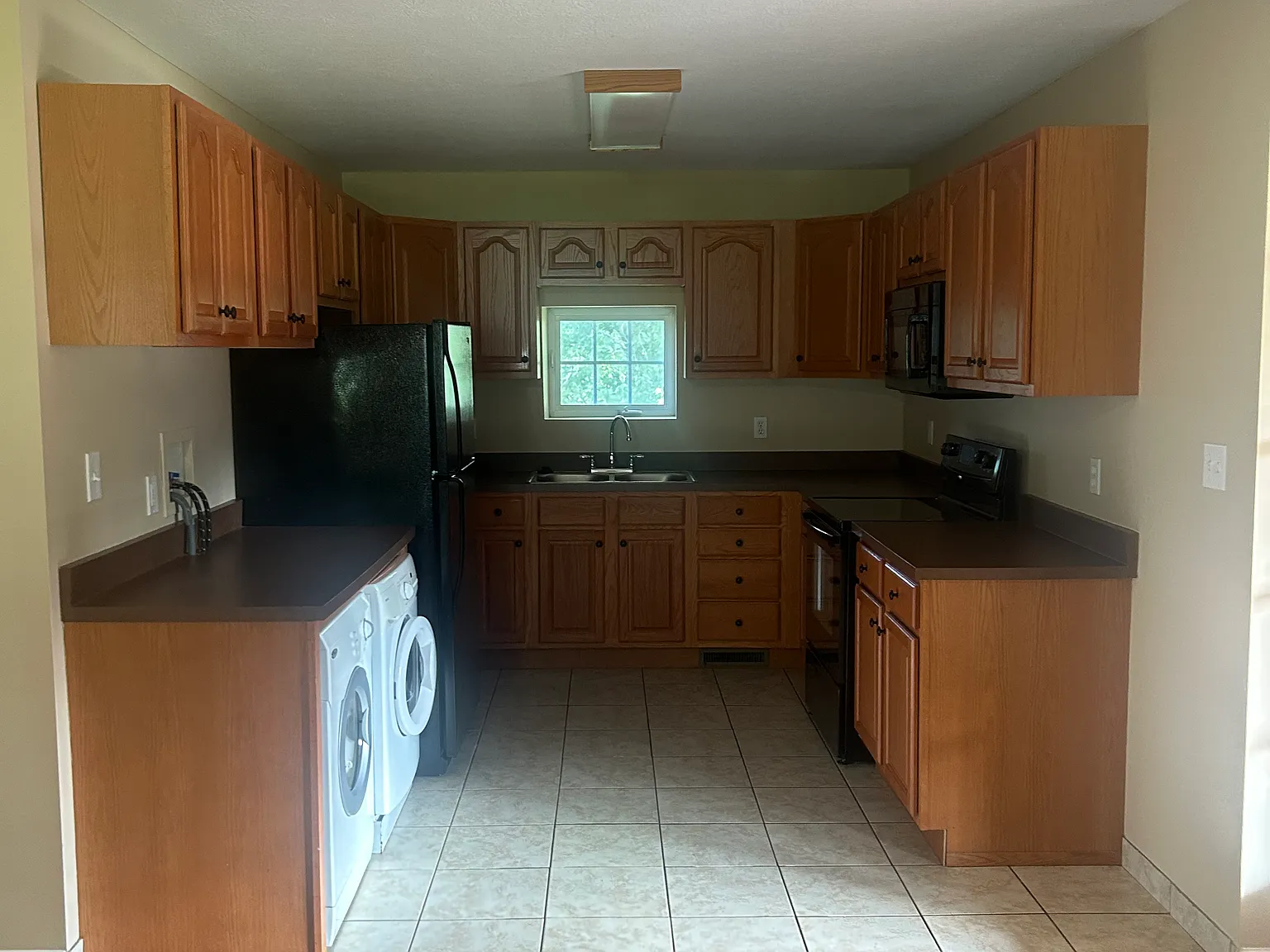 2 bed, $1,400 — Photo 3