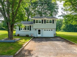 13 Ellen St, Fulton, NY 13069