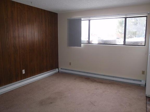 2nd image of 807 SW Higgins Ave #1