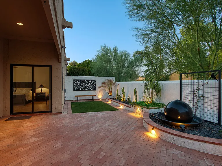 The Courtyard - Artificial Pet-Grade Turf