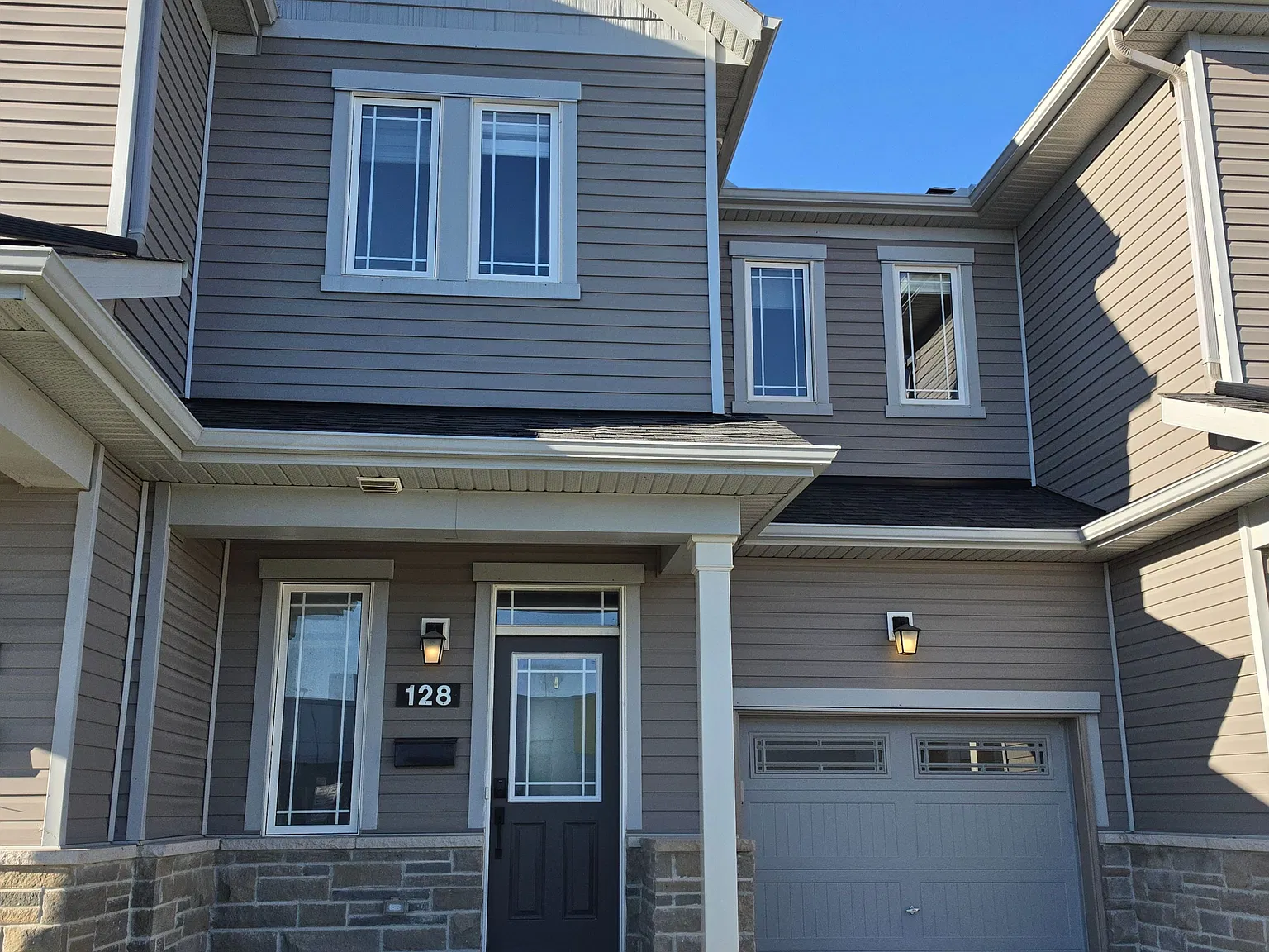 3 bed, $2,600 — Photo 1