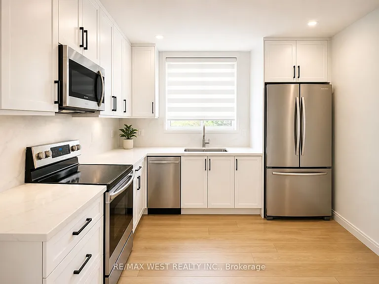 73 Ravensbourne Cres — Photo 12