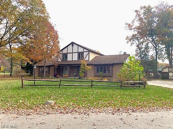 2nd image of 2995 Whispering Pines Dr