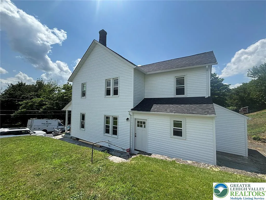 3 bed, 600 sqft, $2,400 — Photo 3