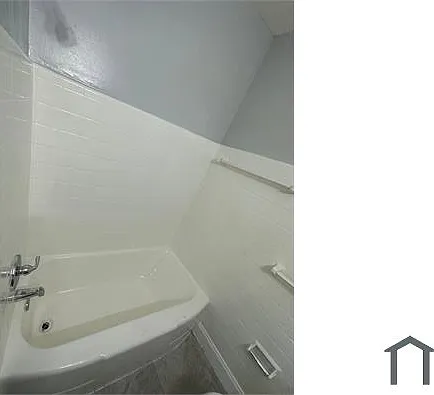 226 W 22nd St — Photo 9