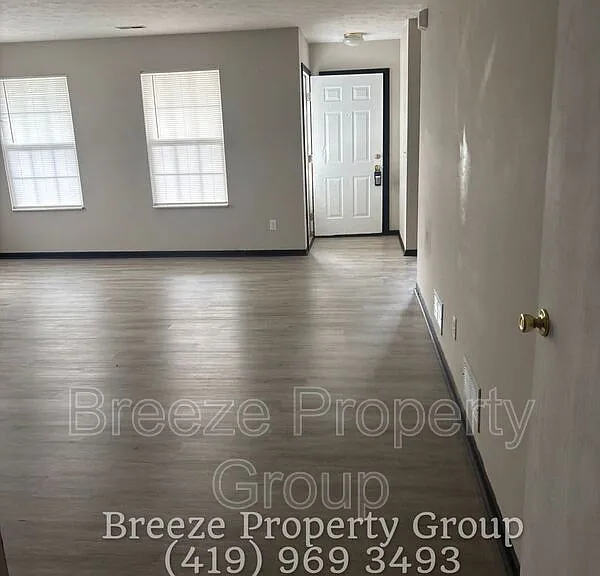 2983 Megan Cir — Photo 1