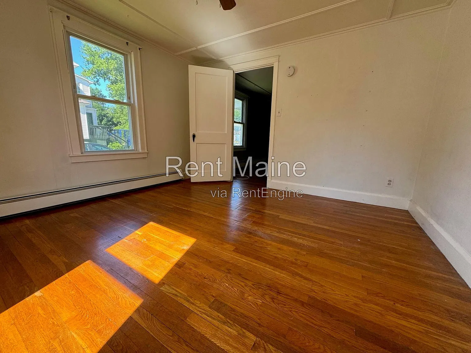 2 bed, 1.0 bath, 900 sqft, $1,350 — Photo 4