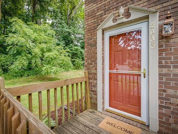 3rd image of 2033 Heritage Pl
