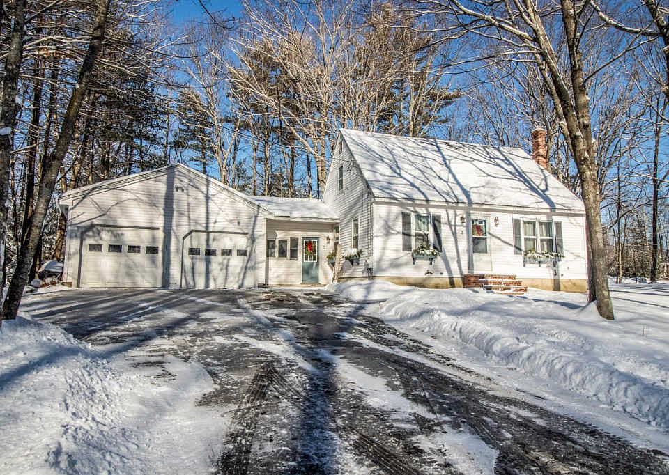 1st image of 3 Dubois Dr