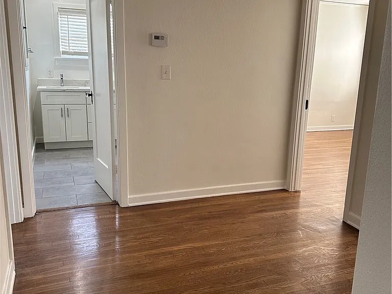 1054 N Euclid Ave — Photo 13