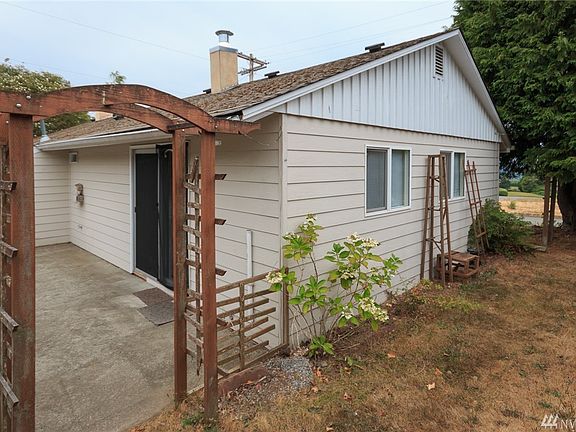 Back Patio and Side Yard.